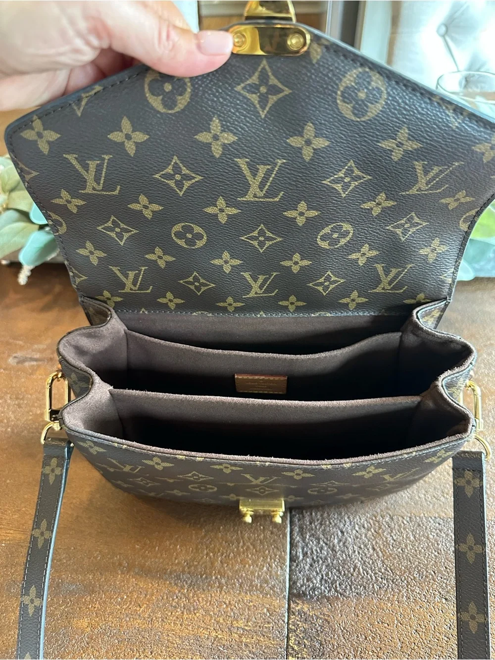 Louis Vuitton Pochette Metis Monogram Canvas Shoulder Bag in Brown